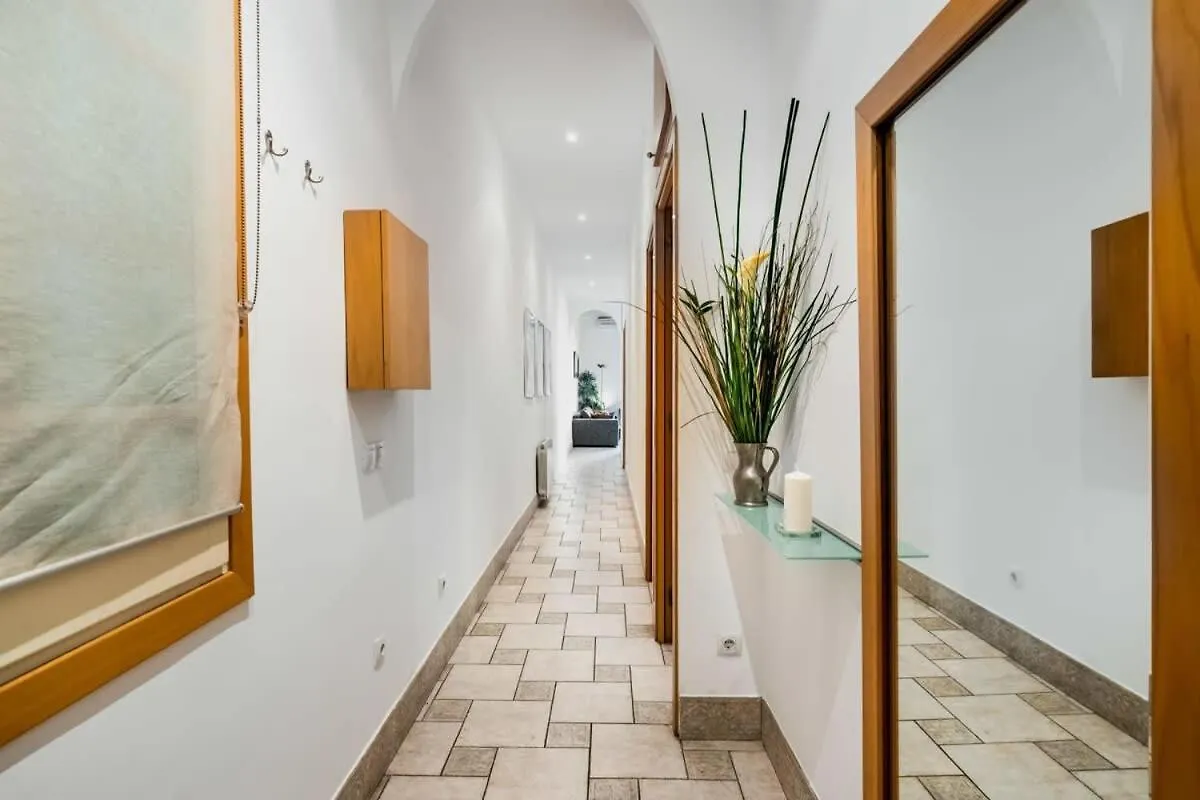 Historic Apartment With Private Terrace In Example Barcelona